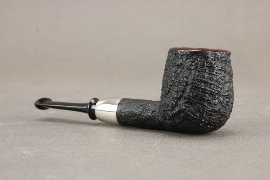 Black sandblasted billiard with silver cup