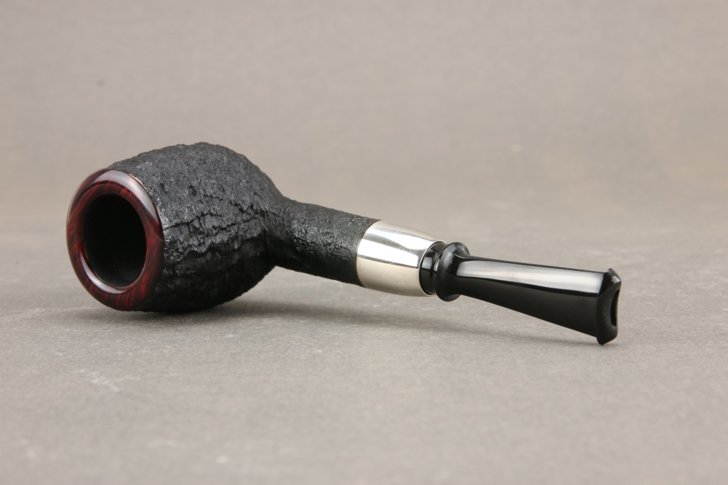 Black sandblasted billiard with silver cup