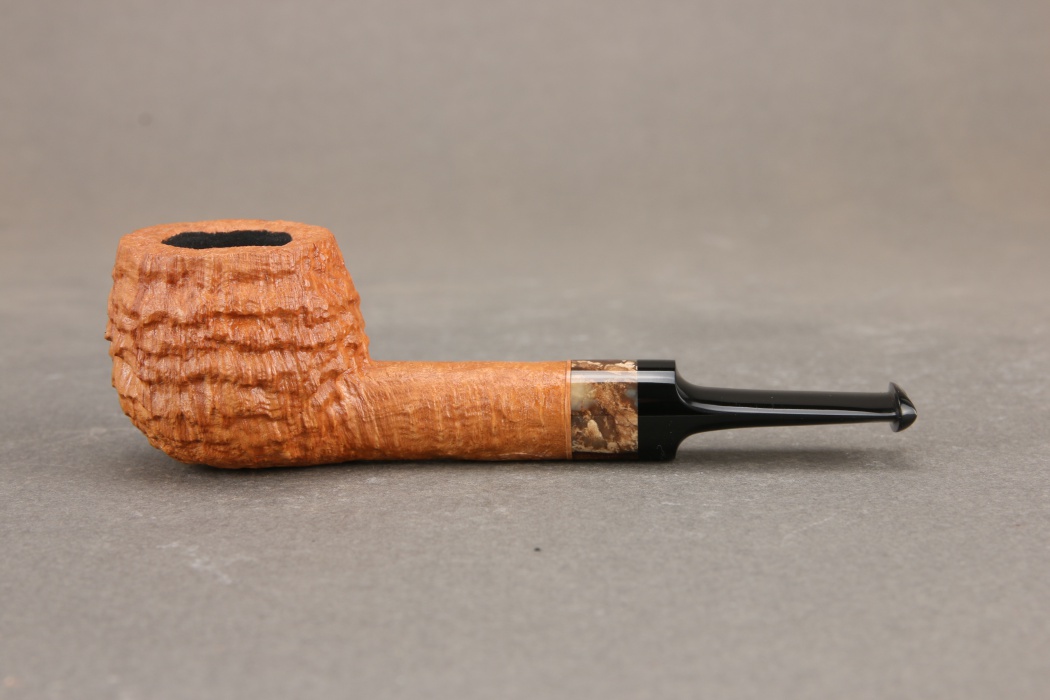 Natural sandblasted apple with mammoth