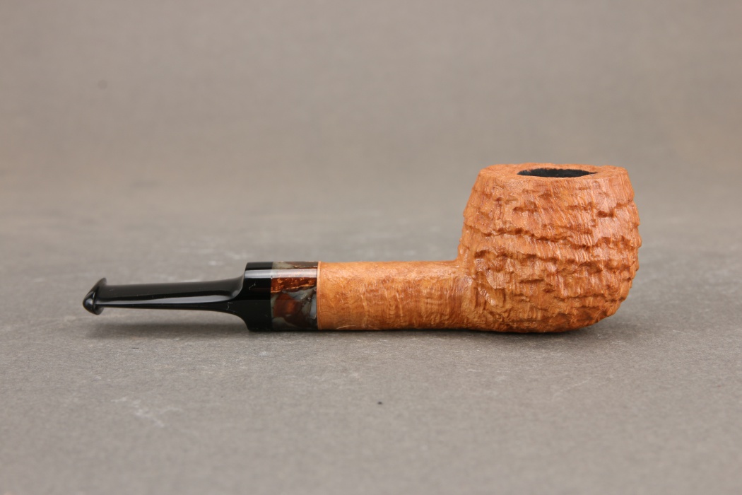 Natural sandblasted apple with mammoth