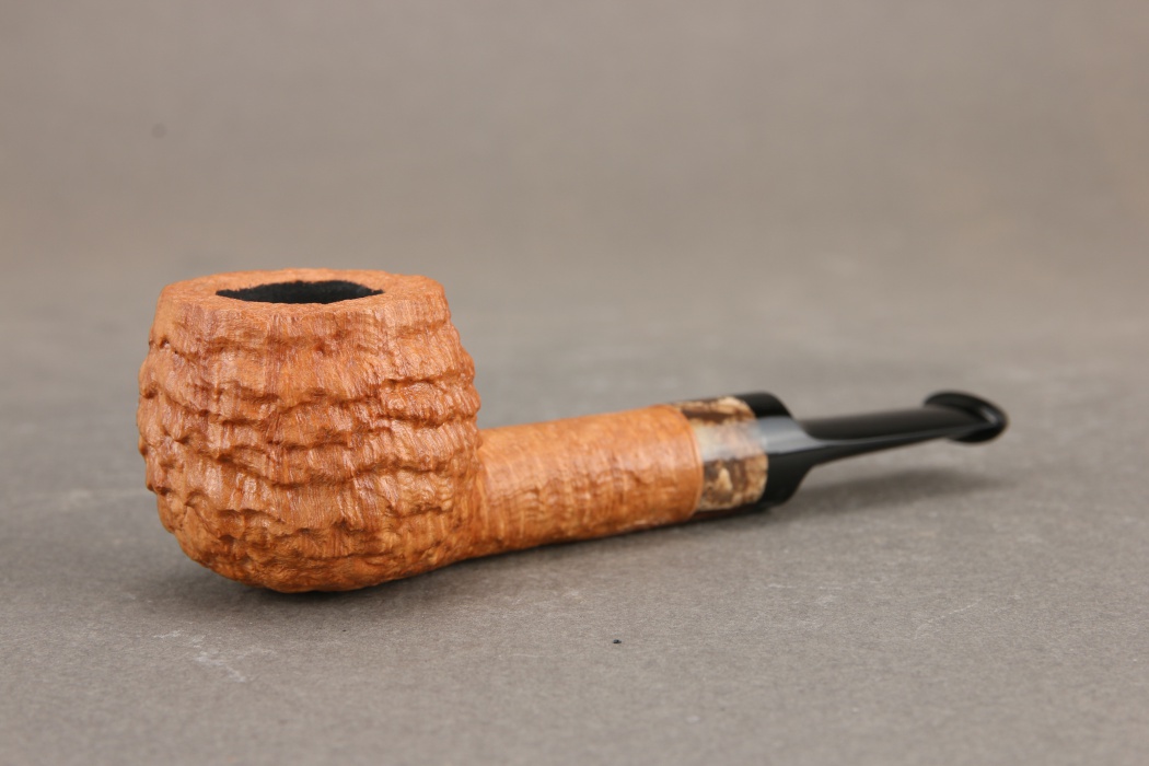 Natural sandblasted apple with mammoth