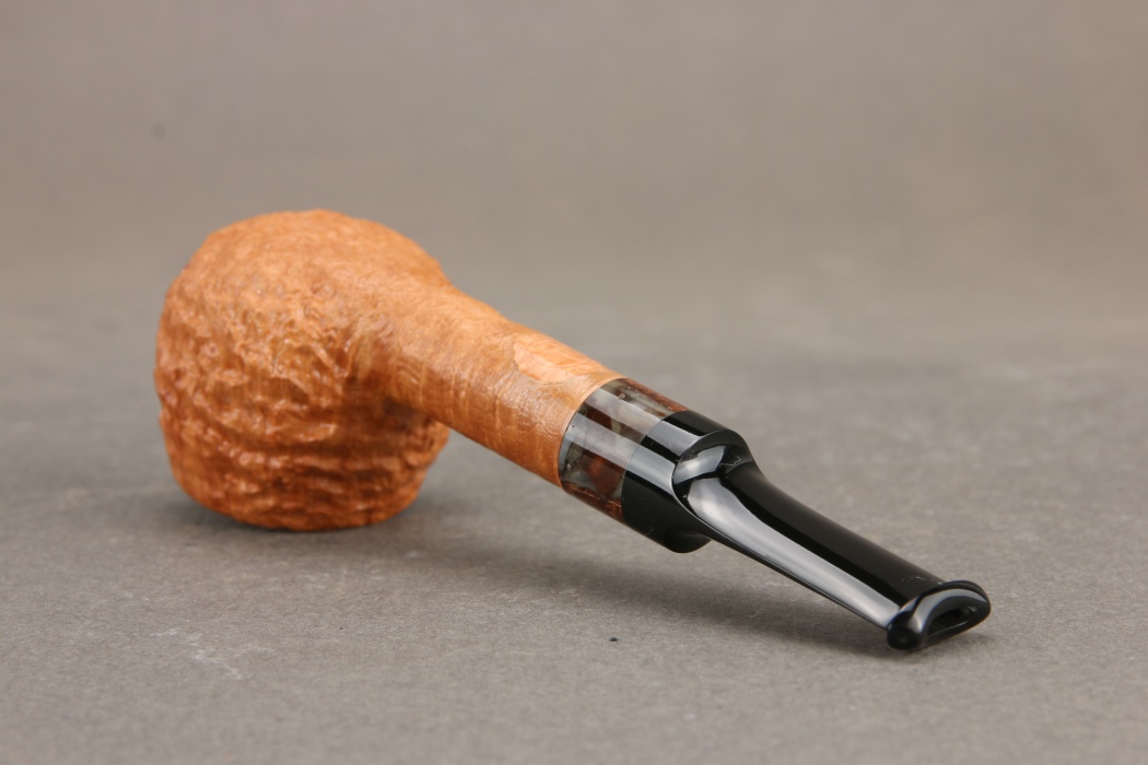 Natural sandblasted apple with mammoth