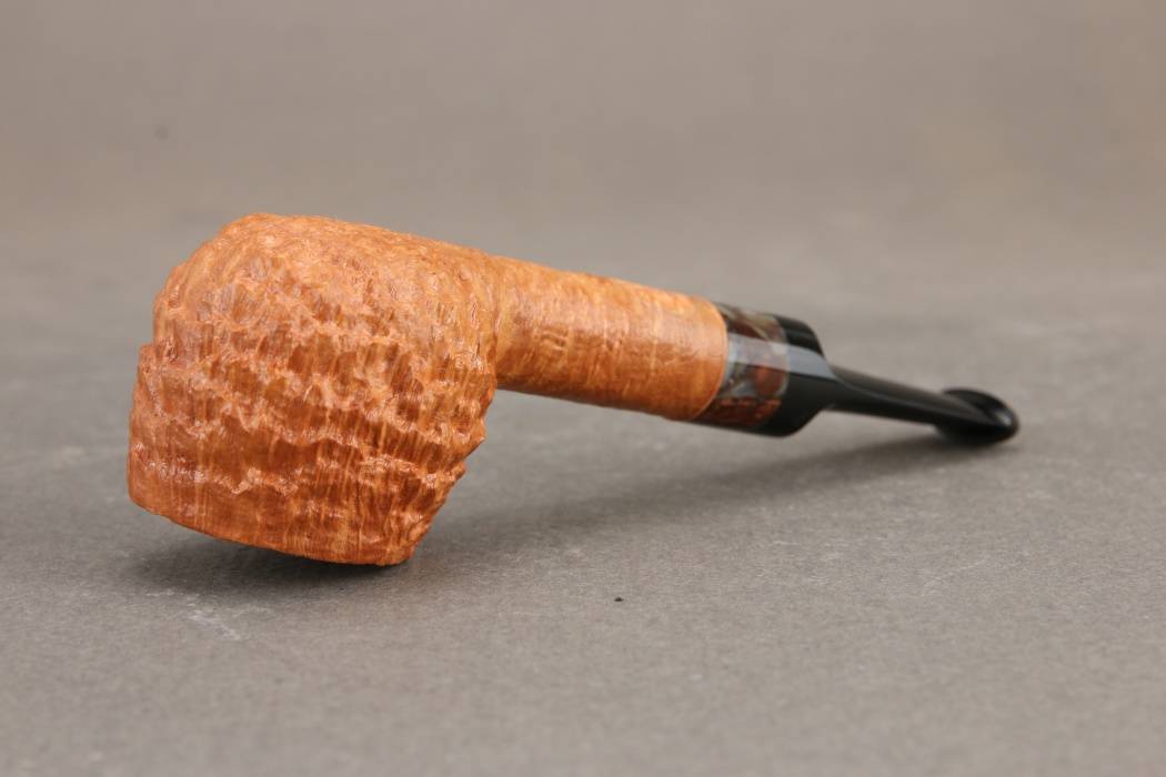 Natural sandblasted apple with mammoth